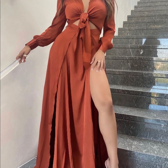 Beautiful maxi dress! - Picture 2 of 3